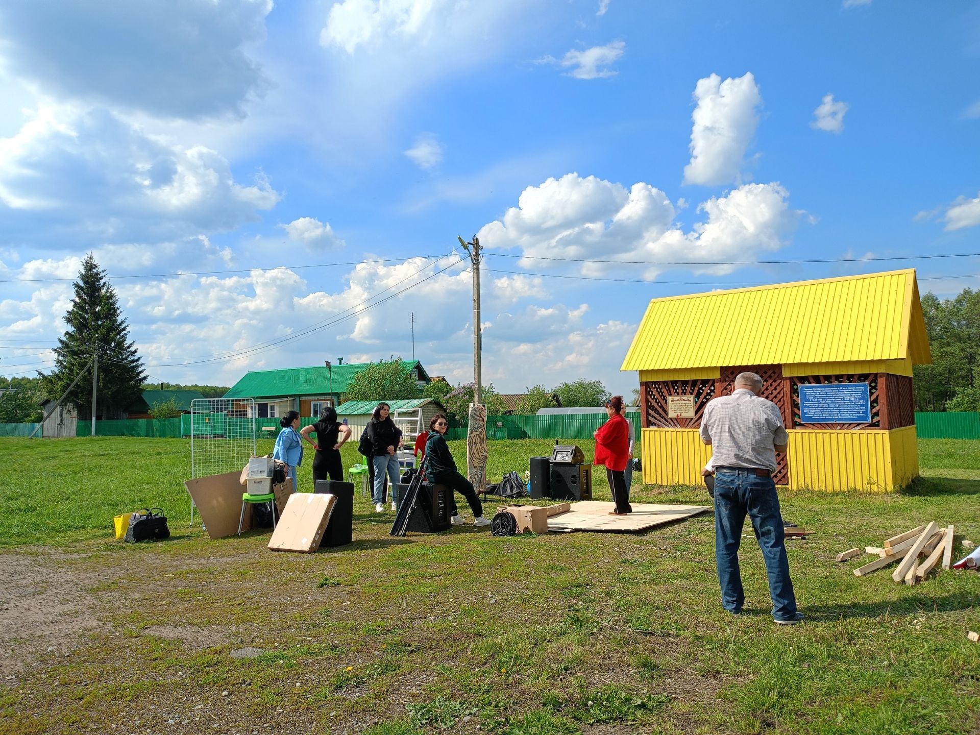 КДЦ «Грани» провели первый выездной концерт в рамках проекта «Территория семьи»