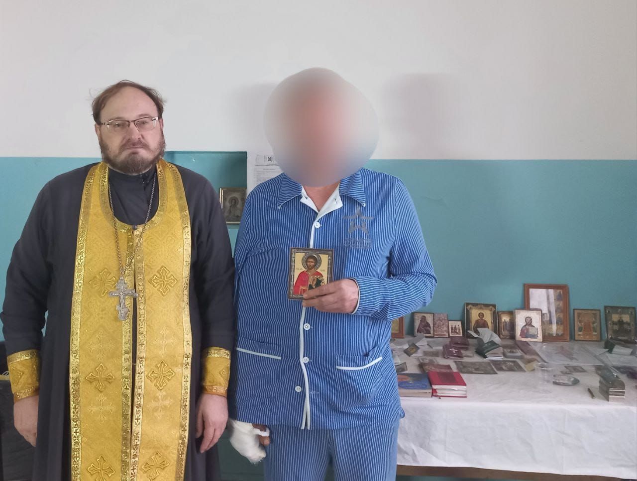 Священнослужитель из Нурлата побывал с гуманитарной миссией в госпиталях ДНР и ЛНР