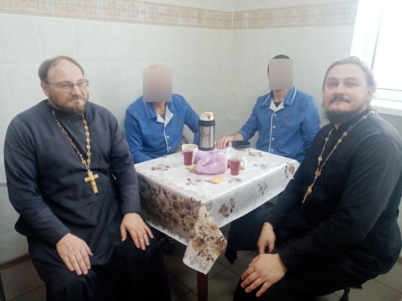 Священнослужитель из Нурлата побывал с гуманитарной миссией в госпиталях ДНР и ЛНР