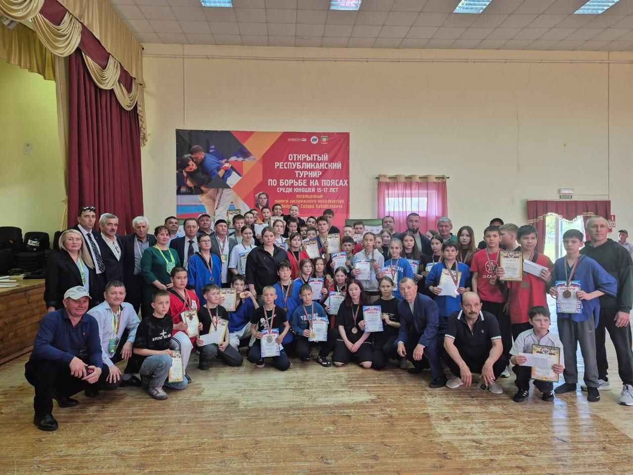 Юные борцы почтили память земляка в Чулпаново