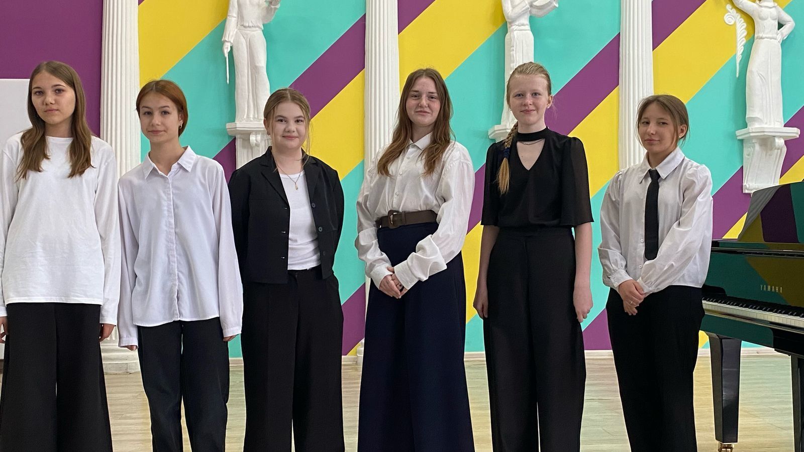 Талантливые выпускники «Сэлэт» успешно завершили экзаменационные испытания