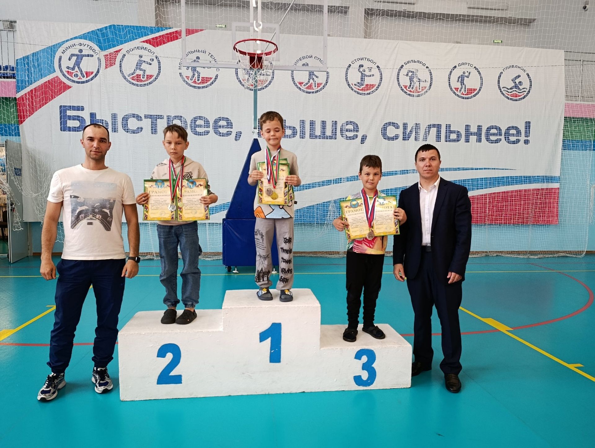 В «Тулпаре» прошли детские соревнования по плаванию