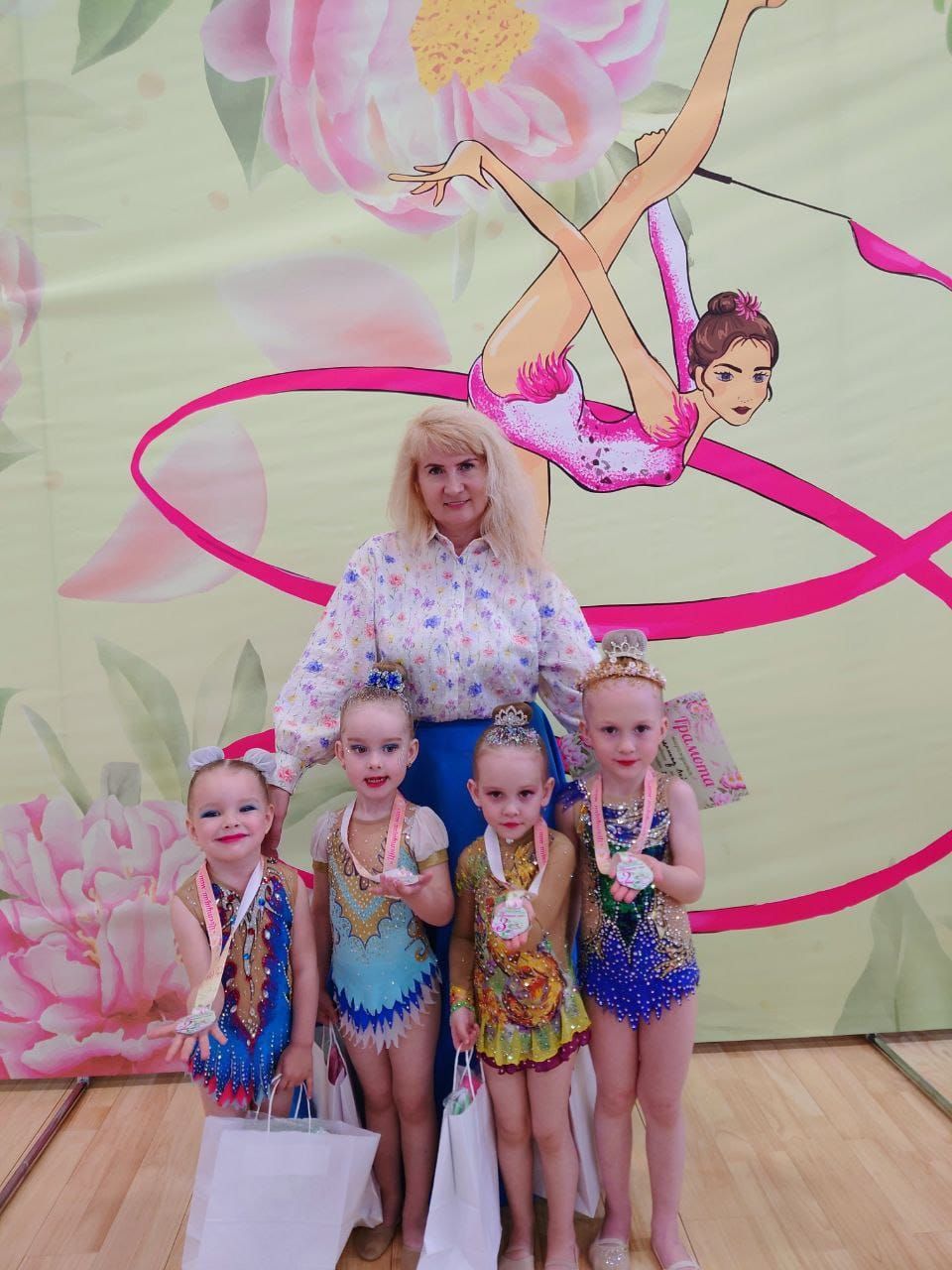 Юные гимнастки вернулись с наградами из Нижнекамска