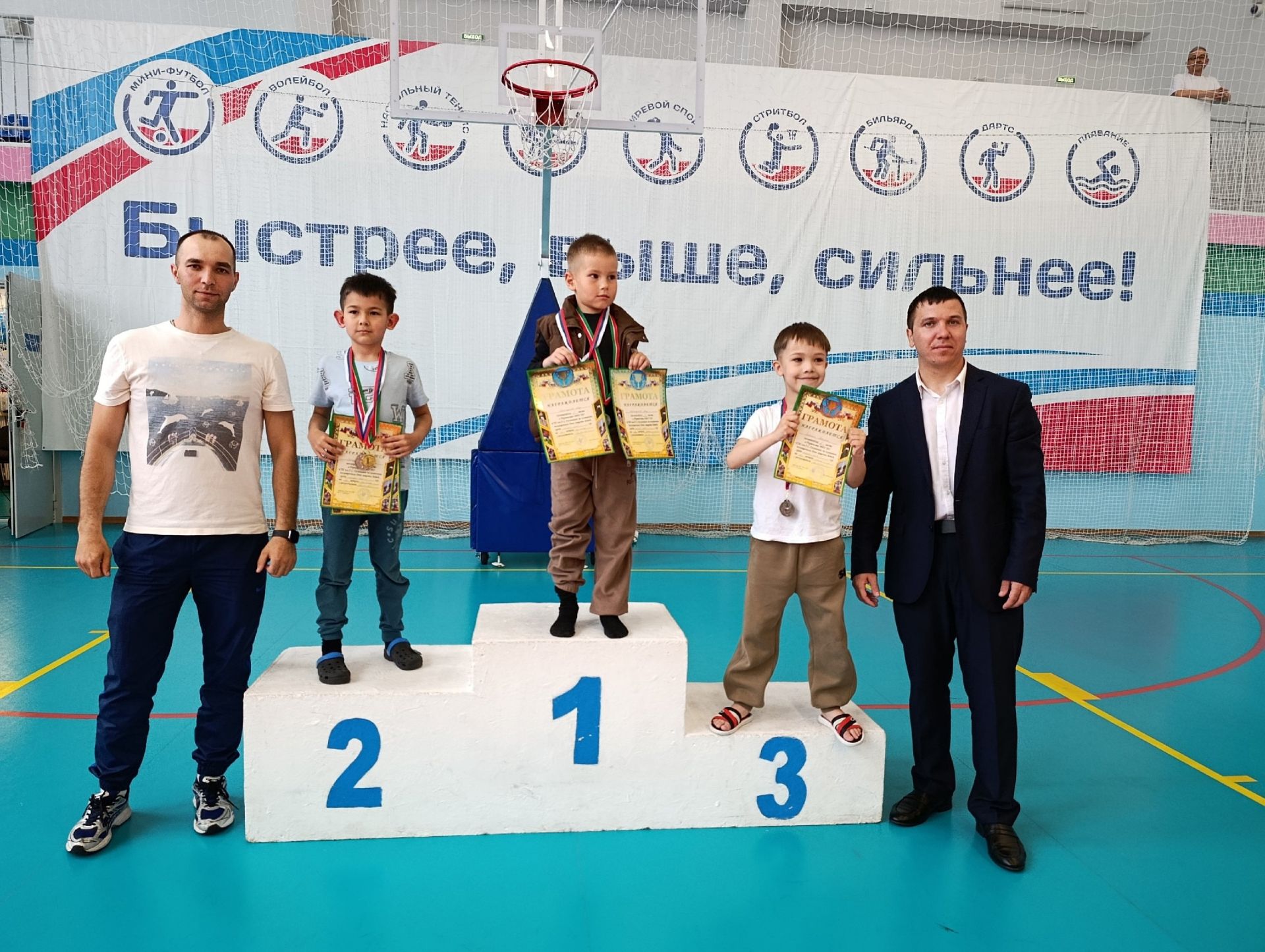 В «Тулпаре» прошли детские соревнования по плаванию