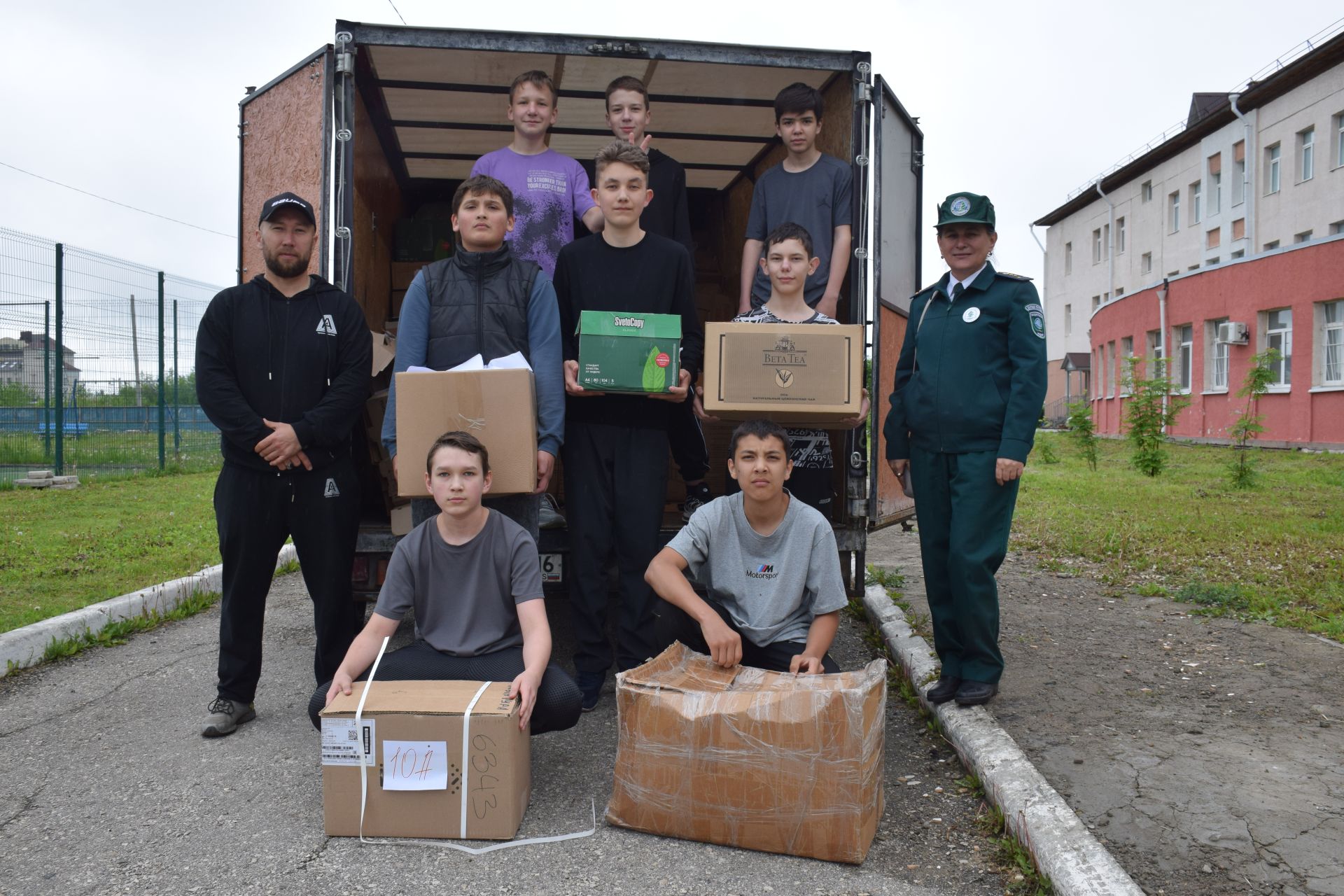 Школьники Нурлата собрали тонны макулатуры: как экологическая акция помогает спасать деревья