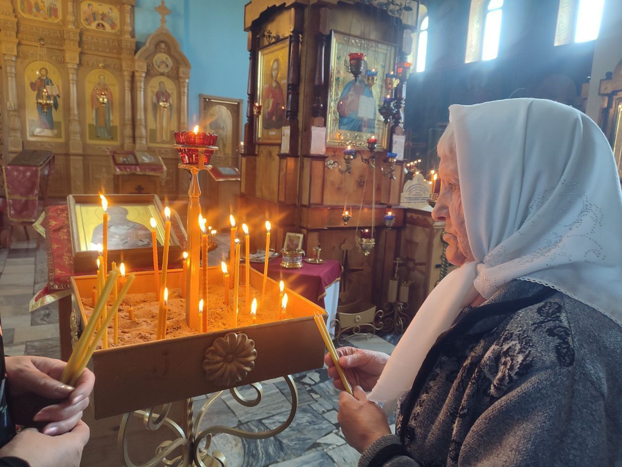 Подопечные Нурлатского дома-интерната посетили праздничную литургию в честь святителя Николая