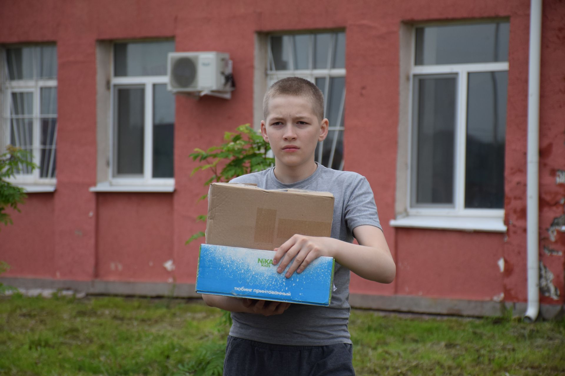 Школьники Нурлата собрали тонны макулатуры: как экологическая акция помогает спасать деревья