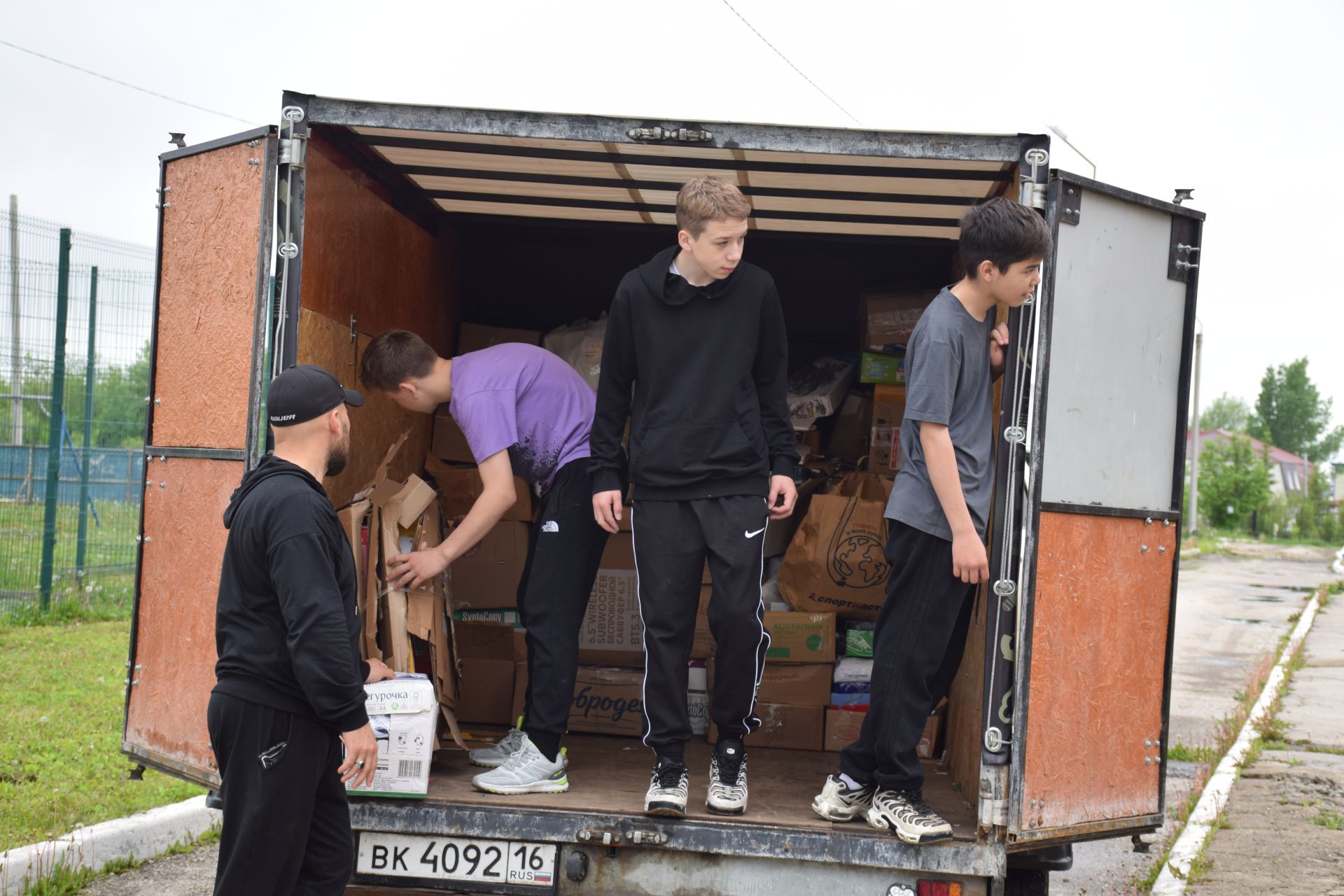Школьники Нурлата собрали тонны макулатуры: как экологическая акция помогает спасать деревья