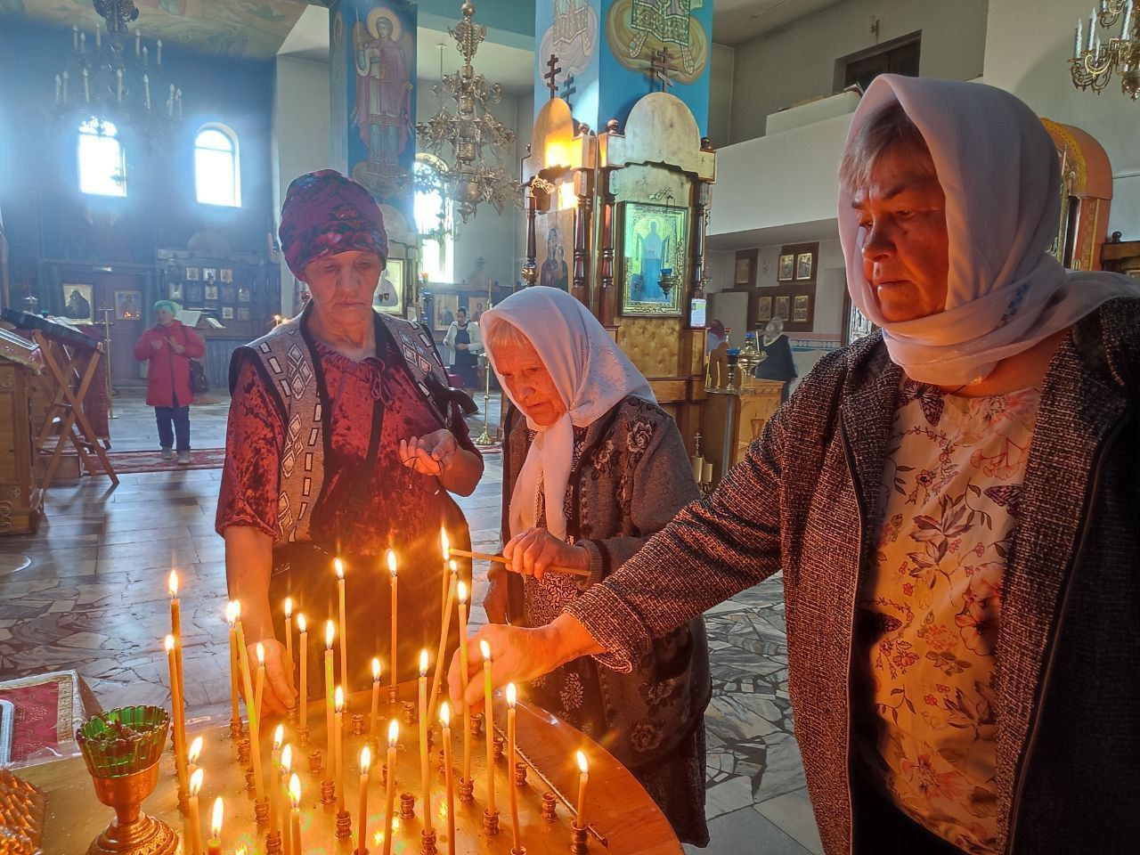 Подопечные Нурлатского дома-интерната посетили праздничную литургию в честь святителя Николая