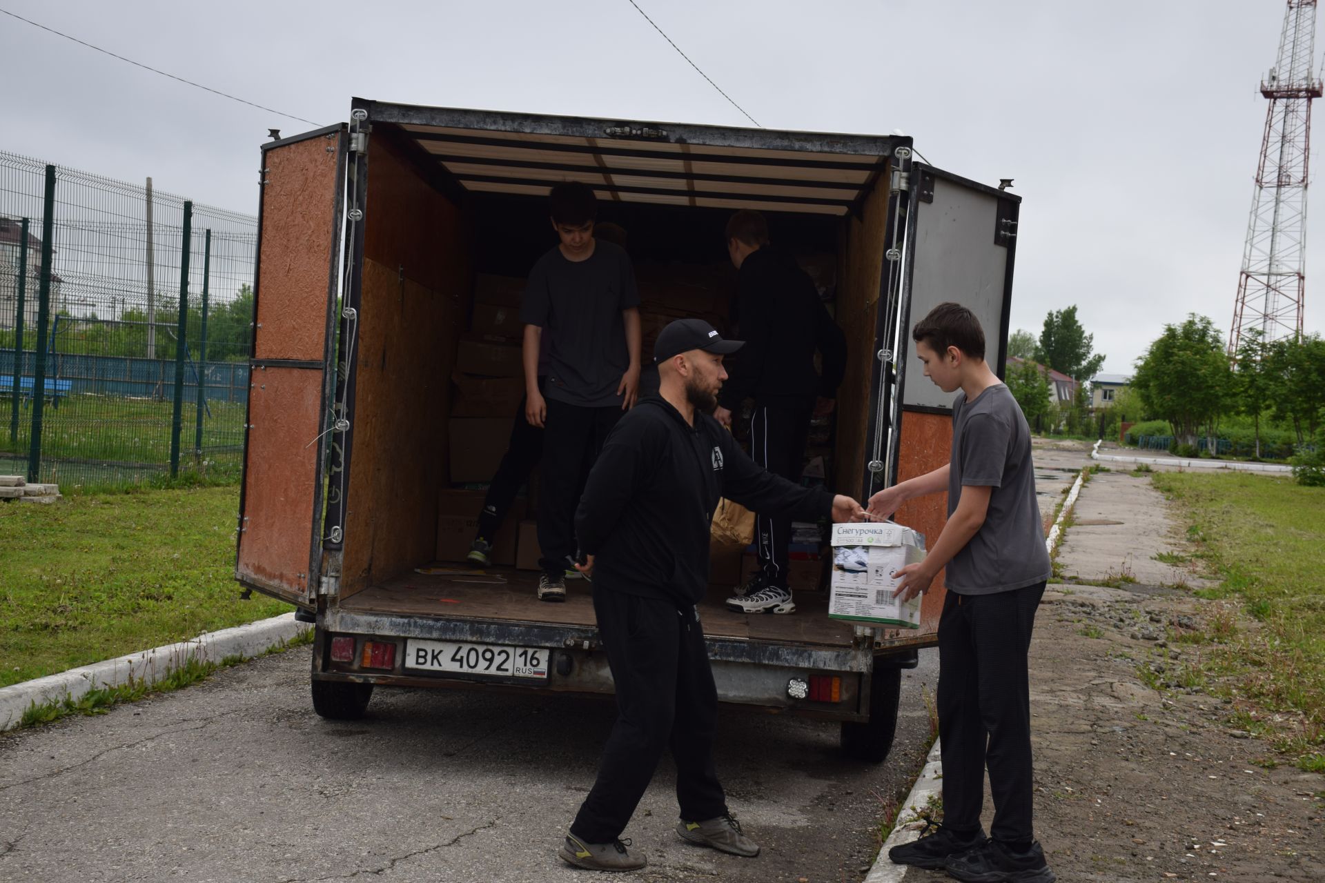 Школьники Нурлата собрали тонны макулатуры: как экологическая акция помогает спасать деревья