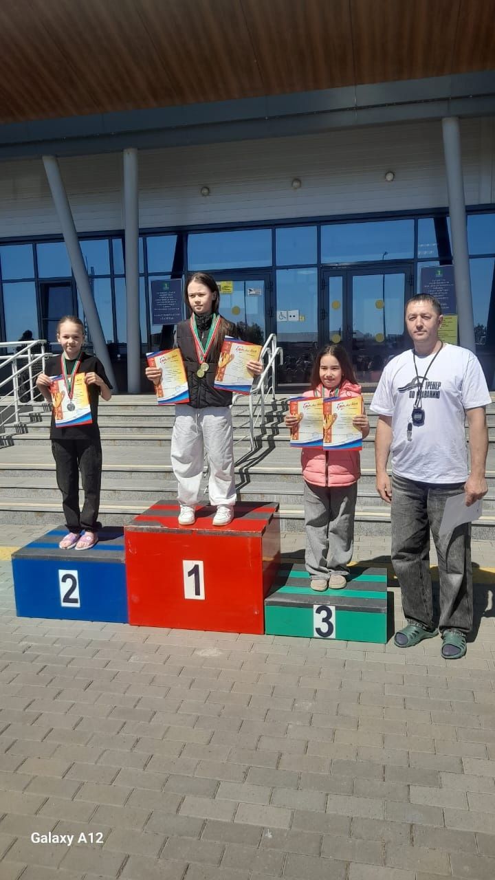 Юные пловцы из Нурлата показали отличные результаты на соревнованиях в Муслюмово