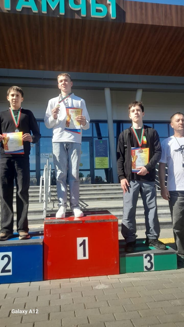 Юные пловцы из Нурлата показали отличные результаты на соревнованиях в Муслюмово