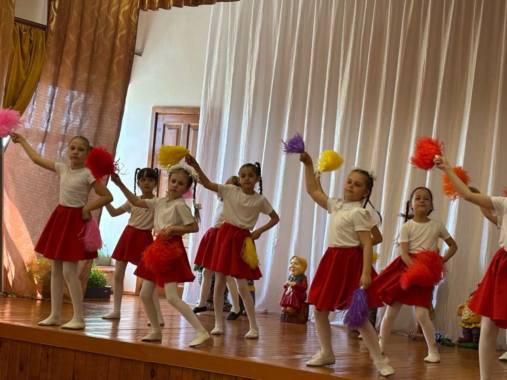 Школьники подарили концерт подопечным Нурлатского дома-интерната