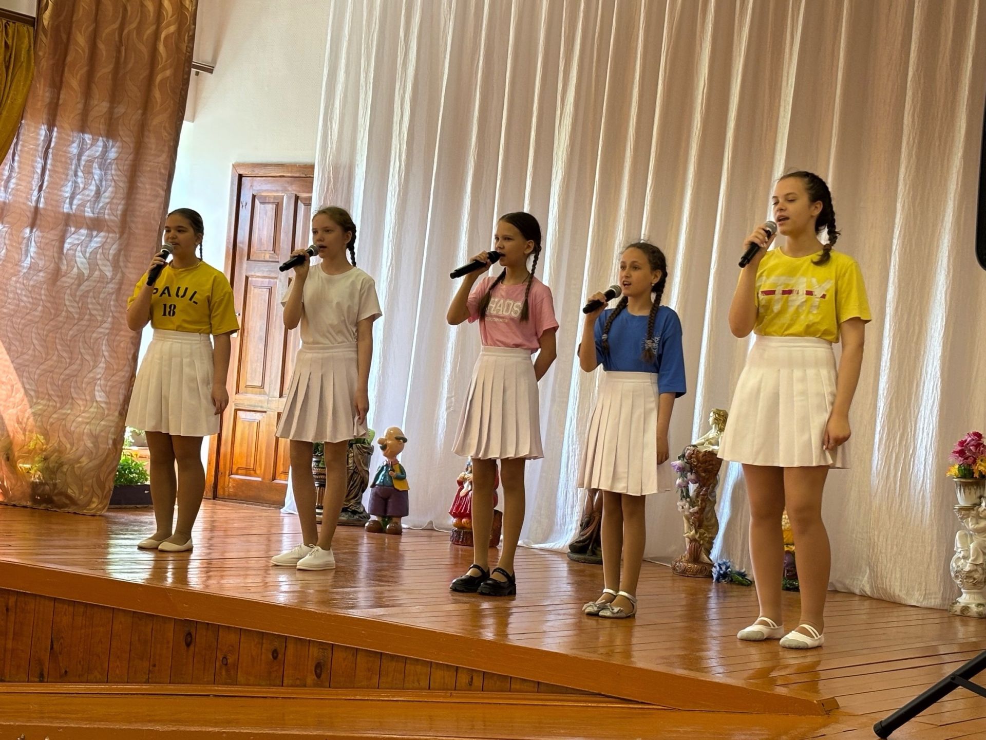 Школьники подарили концерт подопечным Нурлатского дома-интерната