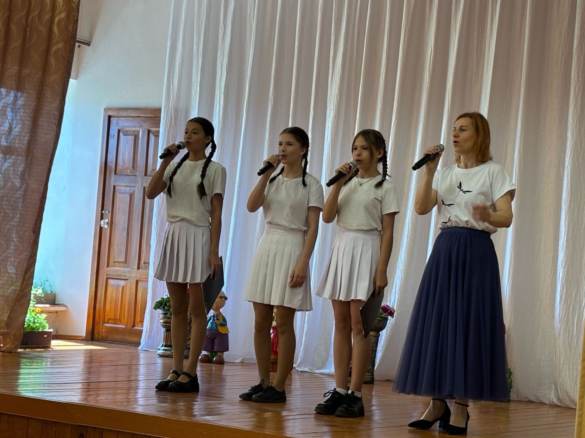 Школьники подарили концерт подопечным Нурлатского дома-интерната