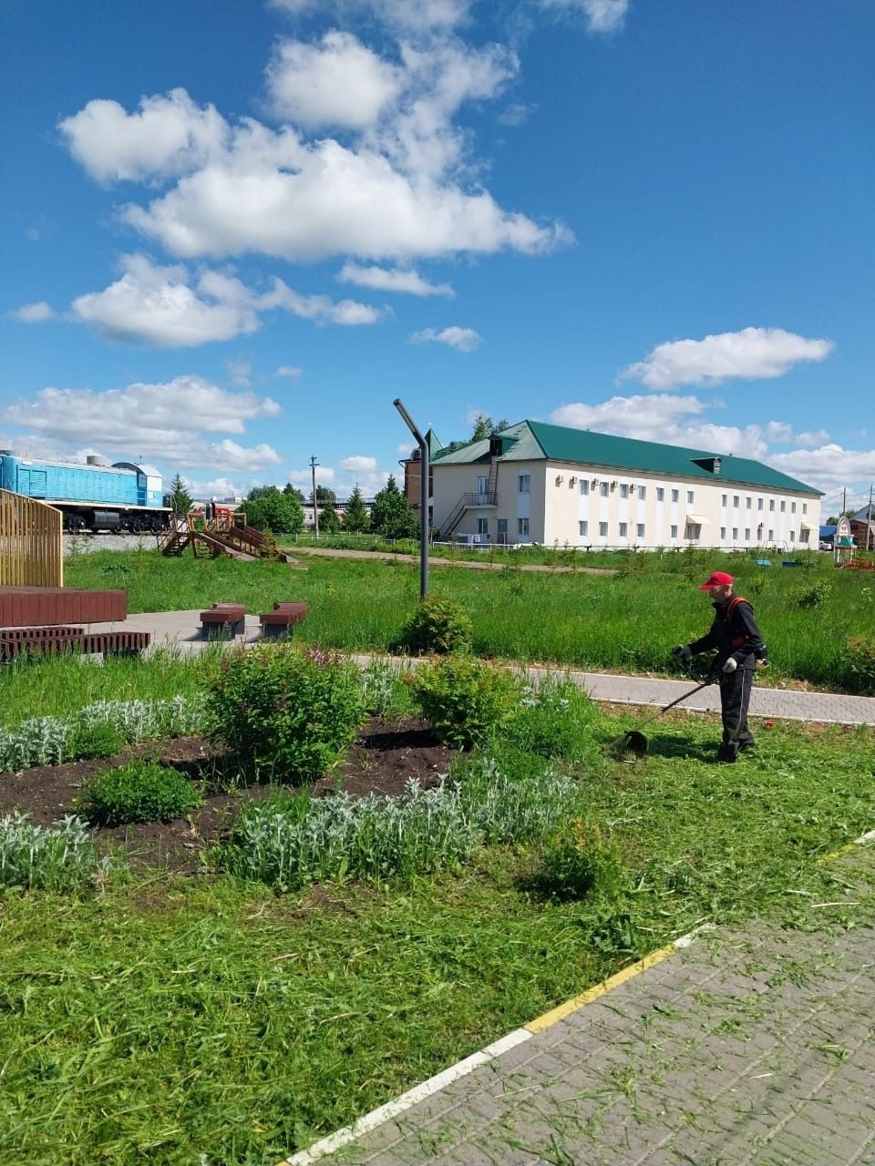 Спортивные объекты Нурлата стали чище: завершилась неделя субботников