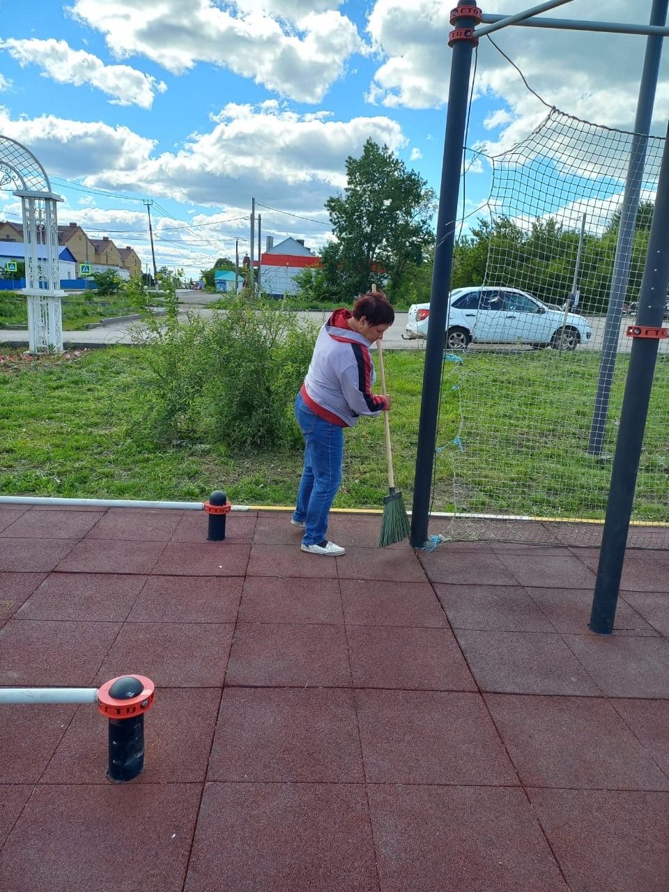 Спортивные объекты Нурлата стали чище: завершилась неделя субботников