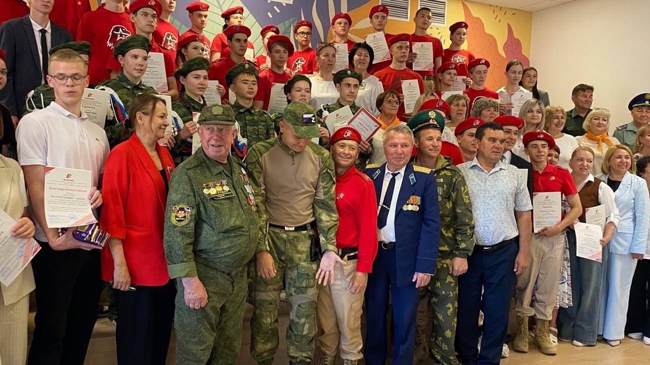 В Нурлате торжественно отметили XII слёт Юнармии и День рождения движения