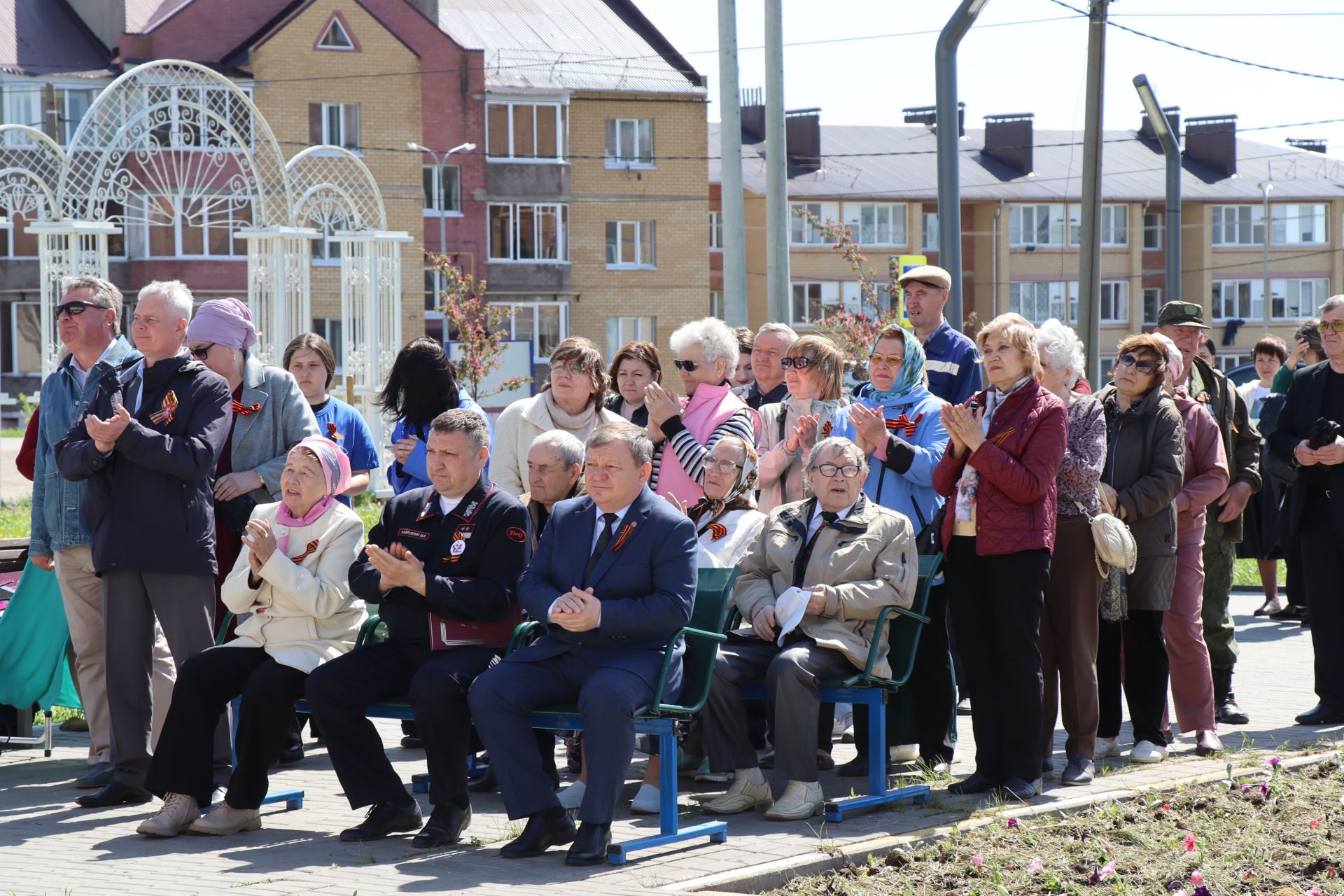 В Нурлате торжественно открыли Аллею Победы в честь героев-железнодорожников