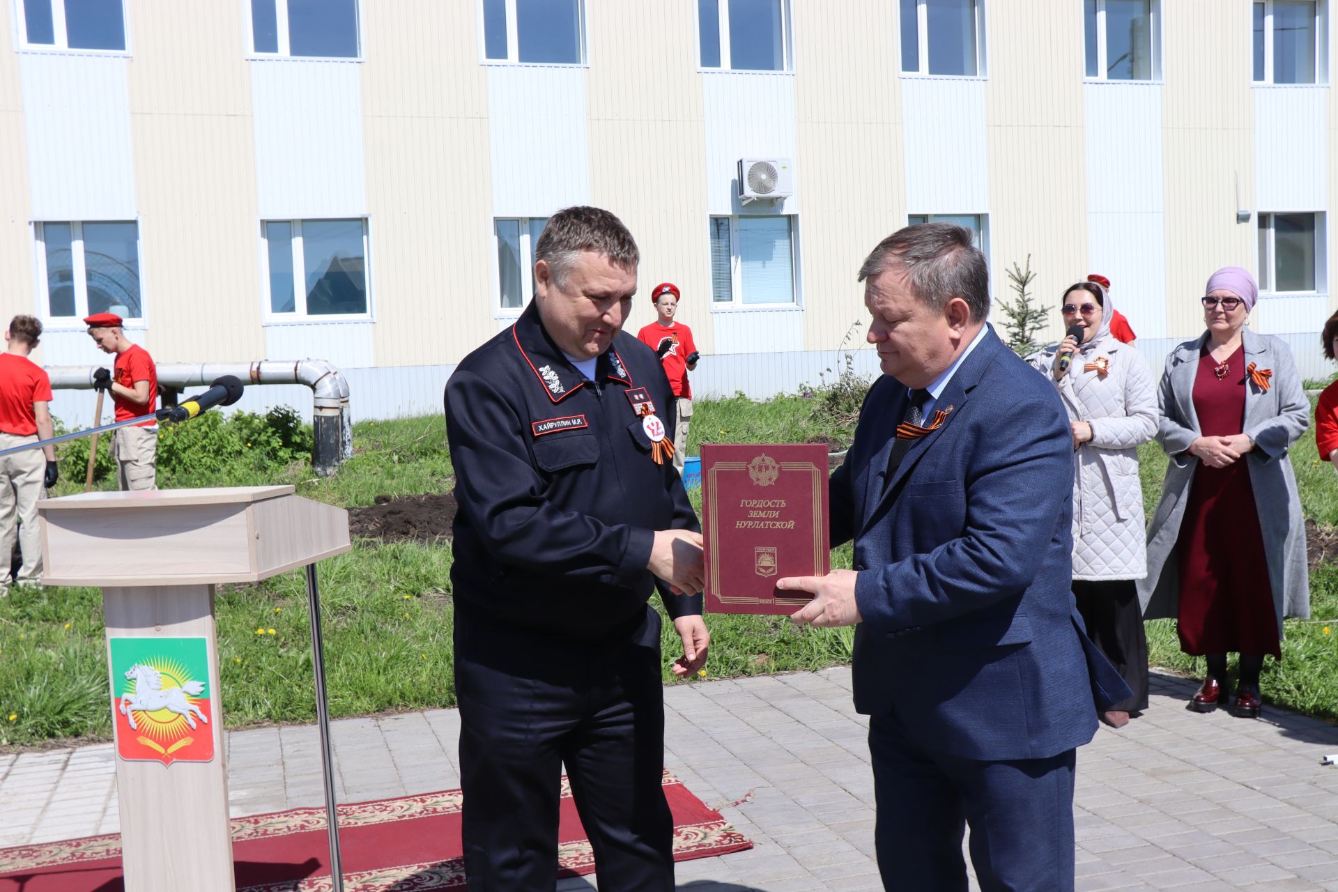 В Нурлате торжественно открыли Аллею Победы в честь героев-железнодорожников