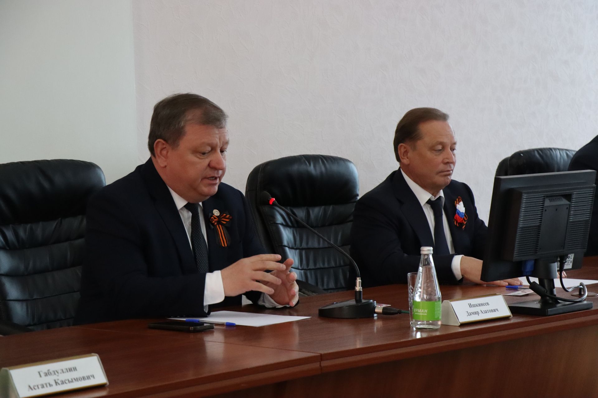 В Нурлате Айдар Метшин принял участие в акции «Красная гвоздика»