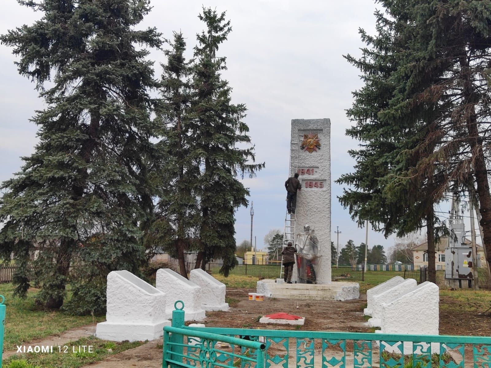 В Нурлатском районе подготовили памятники к 80-летию Победы