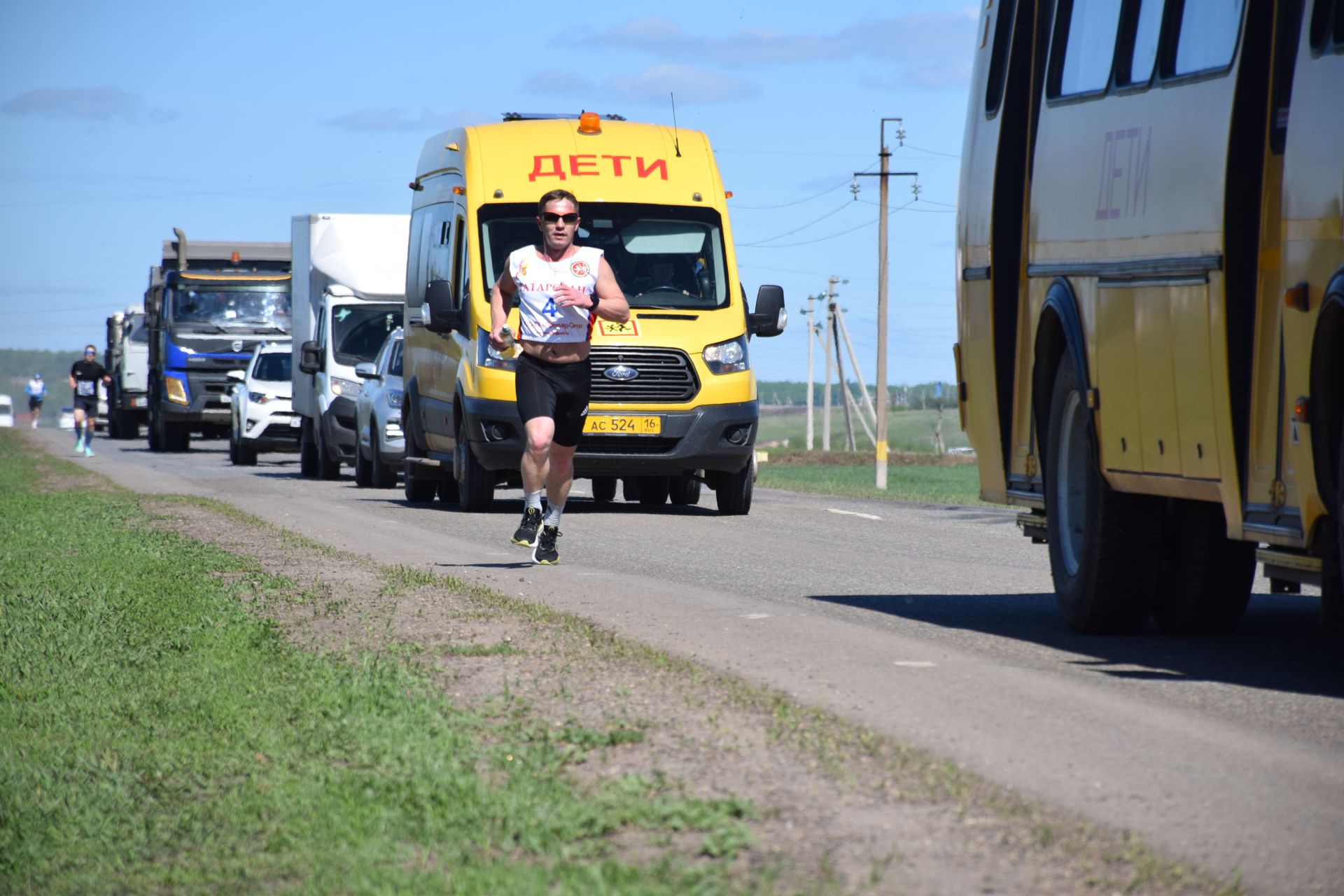 Самый юный участник пробега «Караульная Гора-Нурлат» Артем Жирнов посвятил свой забег подвигам прадедов
