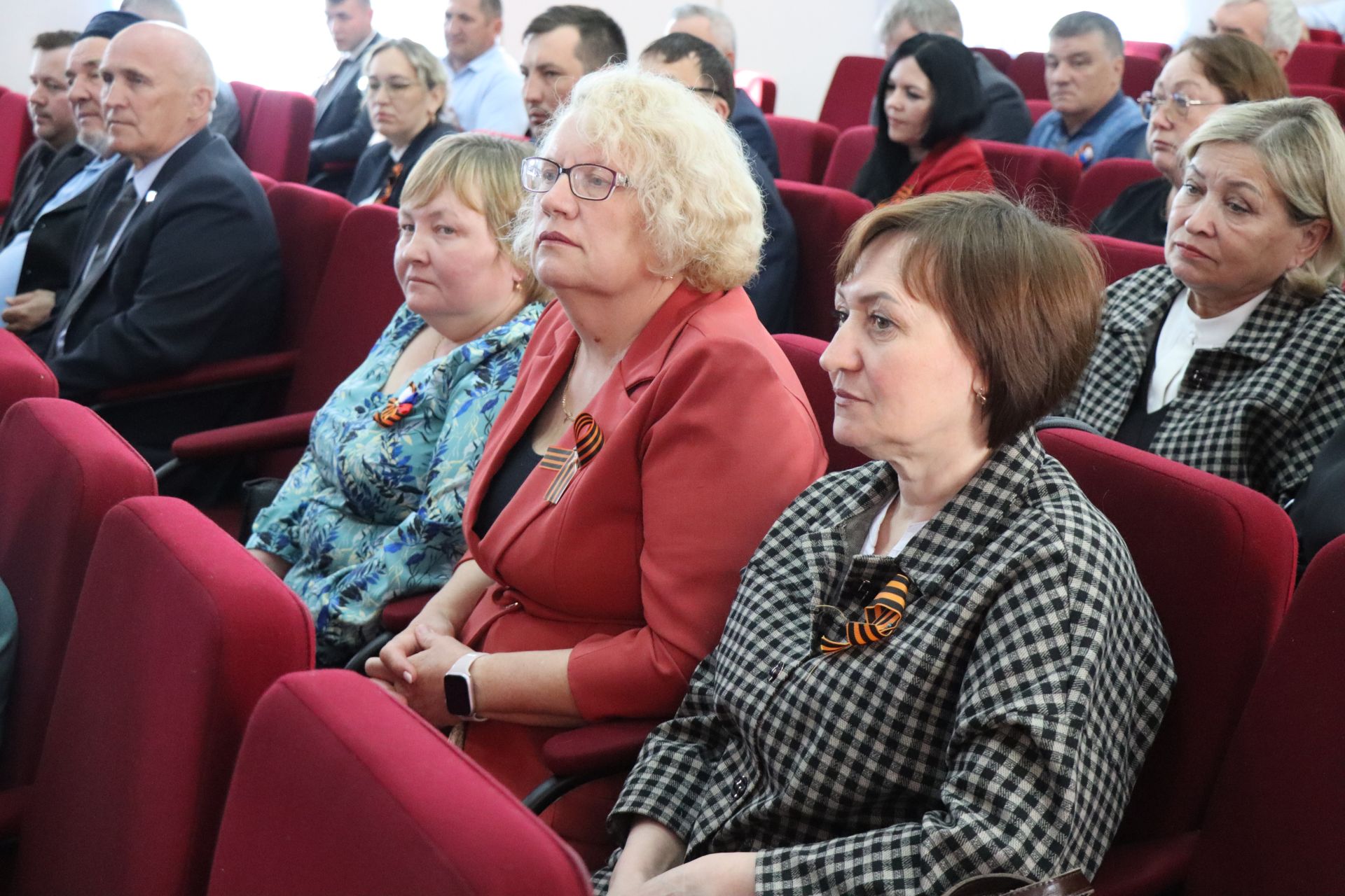 В Нурлате Айдар Метшин принял участие в акции «Красная гвоздика»