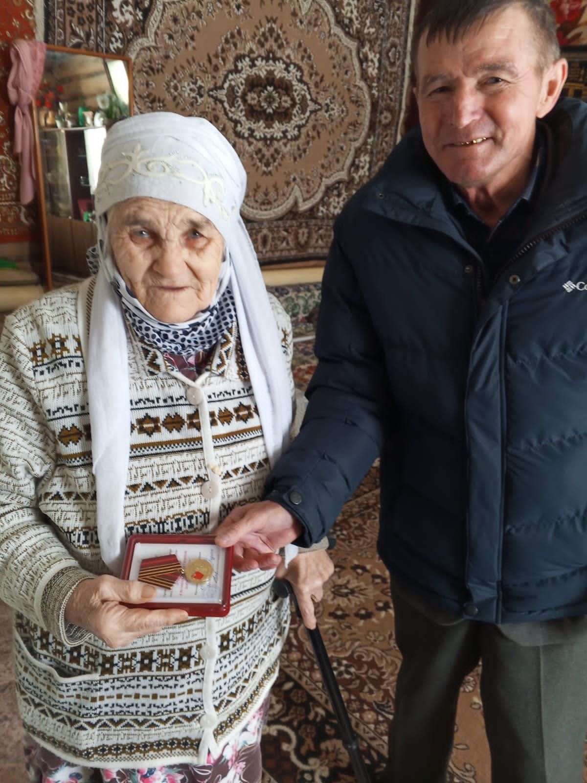 В Верхнем Нурлате в преддверии Дня Победы наградили ветеранов и благоустроили микрорайон