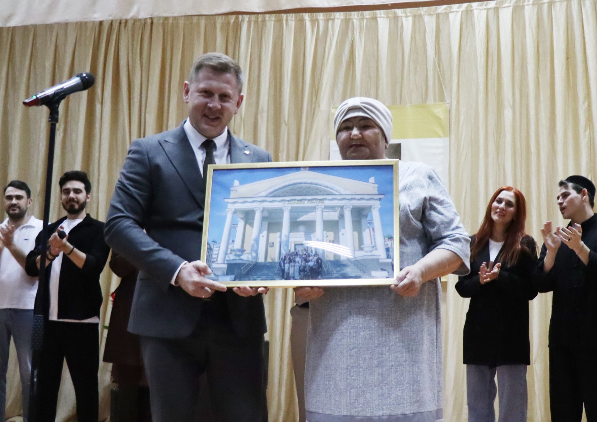 В Нурлатском районе почтили память основоположника татарского театра Габдуллы Кариева