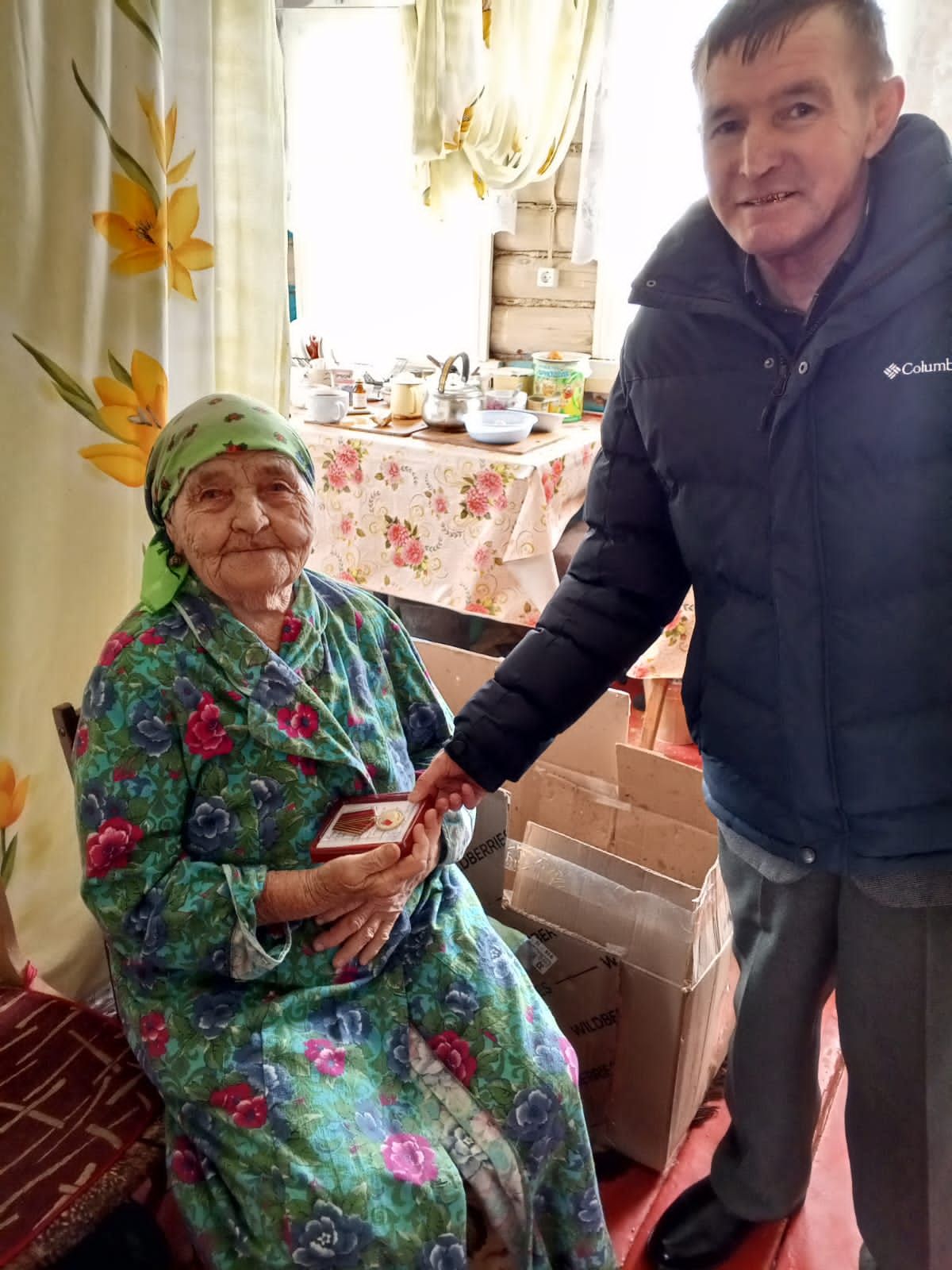 В Верхнем Нурлате в преддверии Дня Победы наградили ветеранов и благоустроили микрорайон