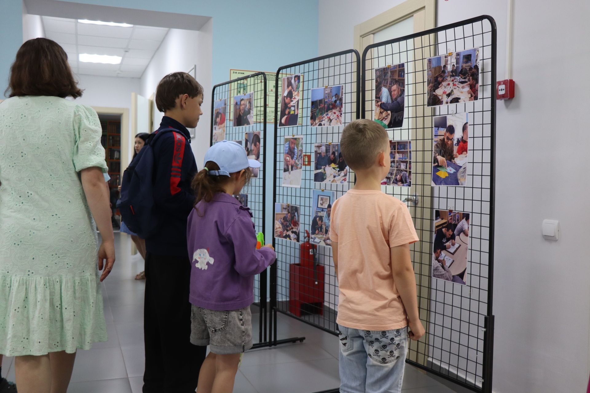 Дамир Ишкинеев купил сувениры на инклюзивной ярмарке