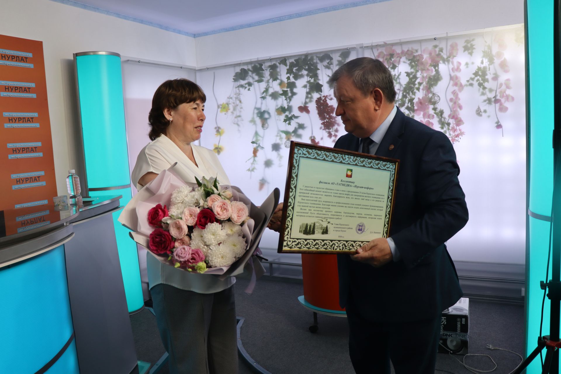 Дамир Ишкинеев поздравил коллектив «Нурлат-информа» с 25-летием телевидения