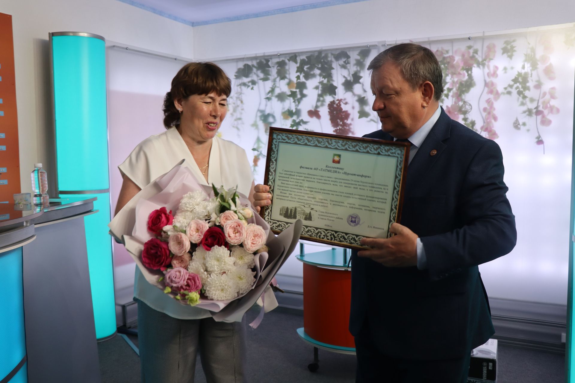 Дамир Ишкинеев поздравил коллектив «Нурлат-информа» с 25-летием телевидения