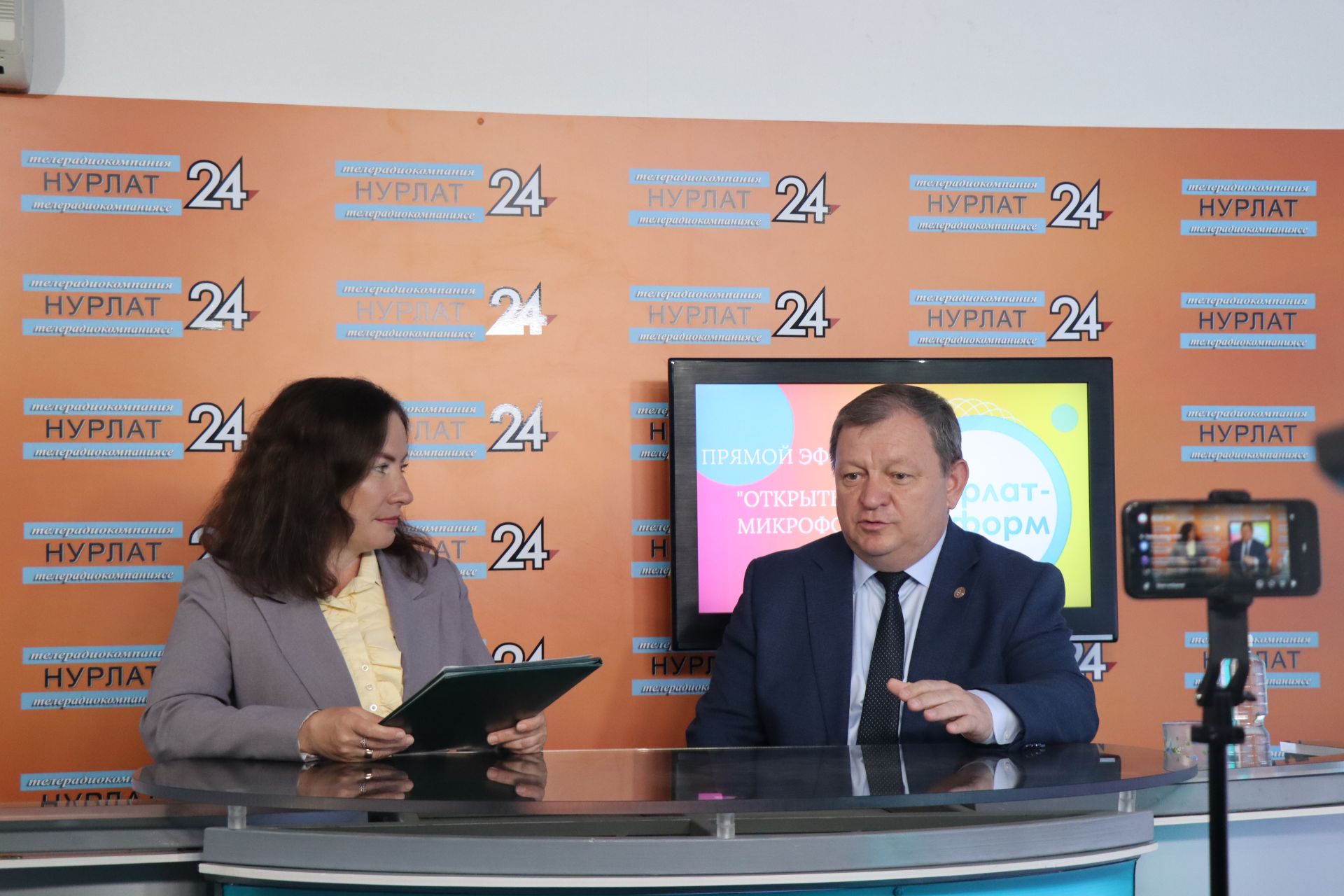 Дамир Ишкинеев поздравил коллектив «Нурлат-информа» с 25-летием телевидения