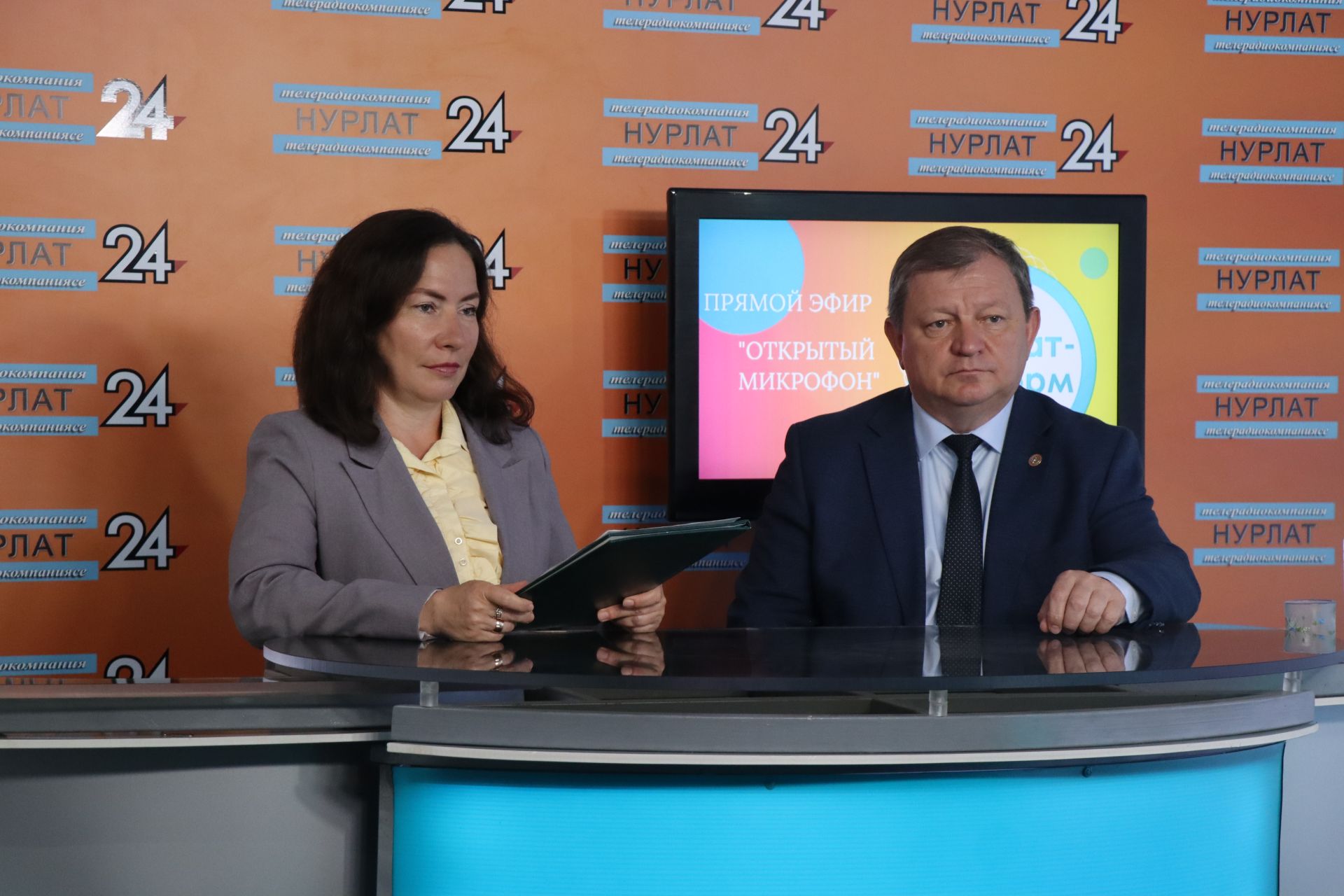 Дамир Ишкинеев поздравил коллектив «Нурлат-информа» с 25-летием телевидения