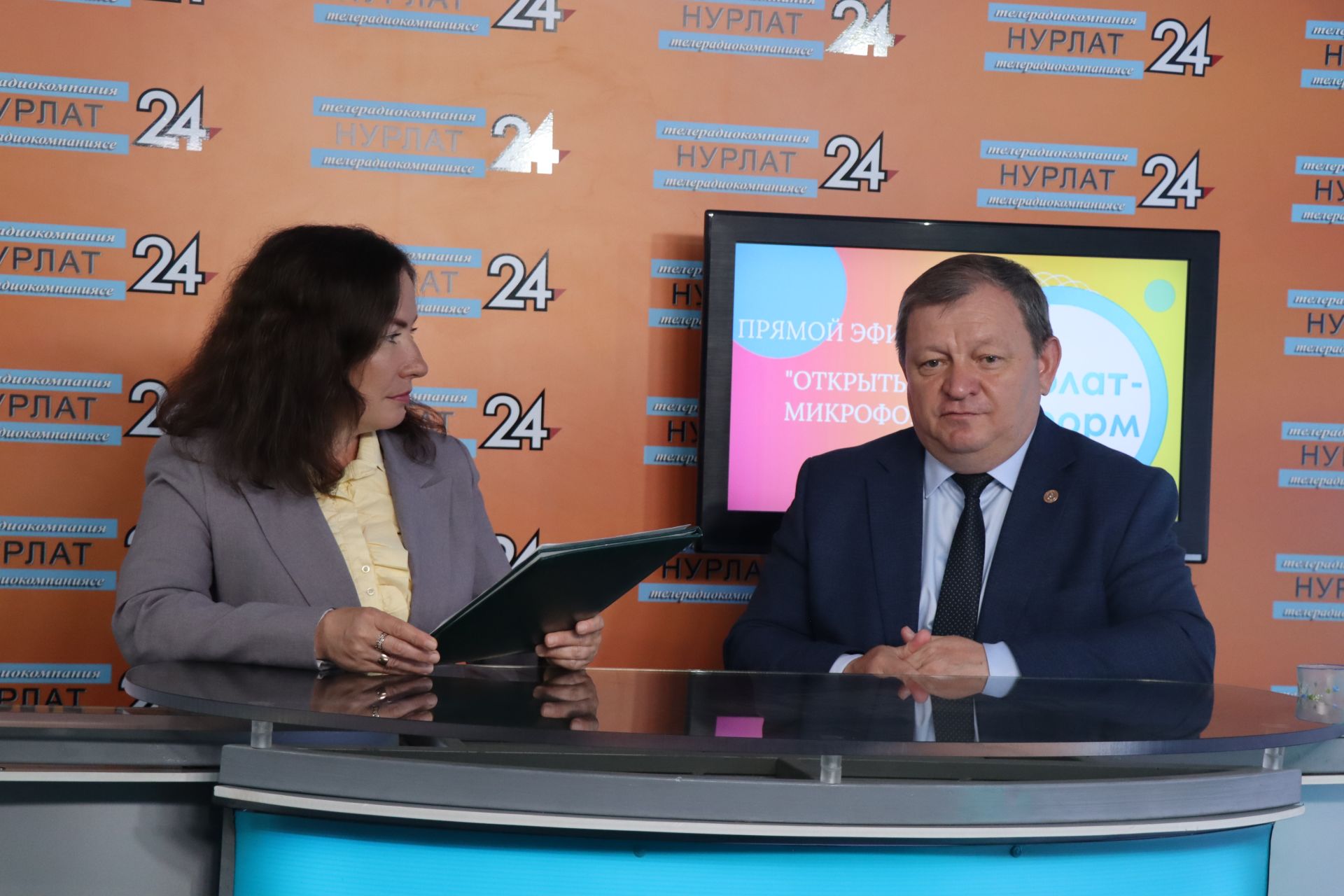 Дамир Ишкинеев поздравил коллектив «Нурлат-информа» с 25-летием телевидения