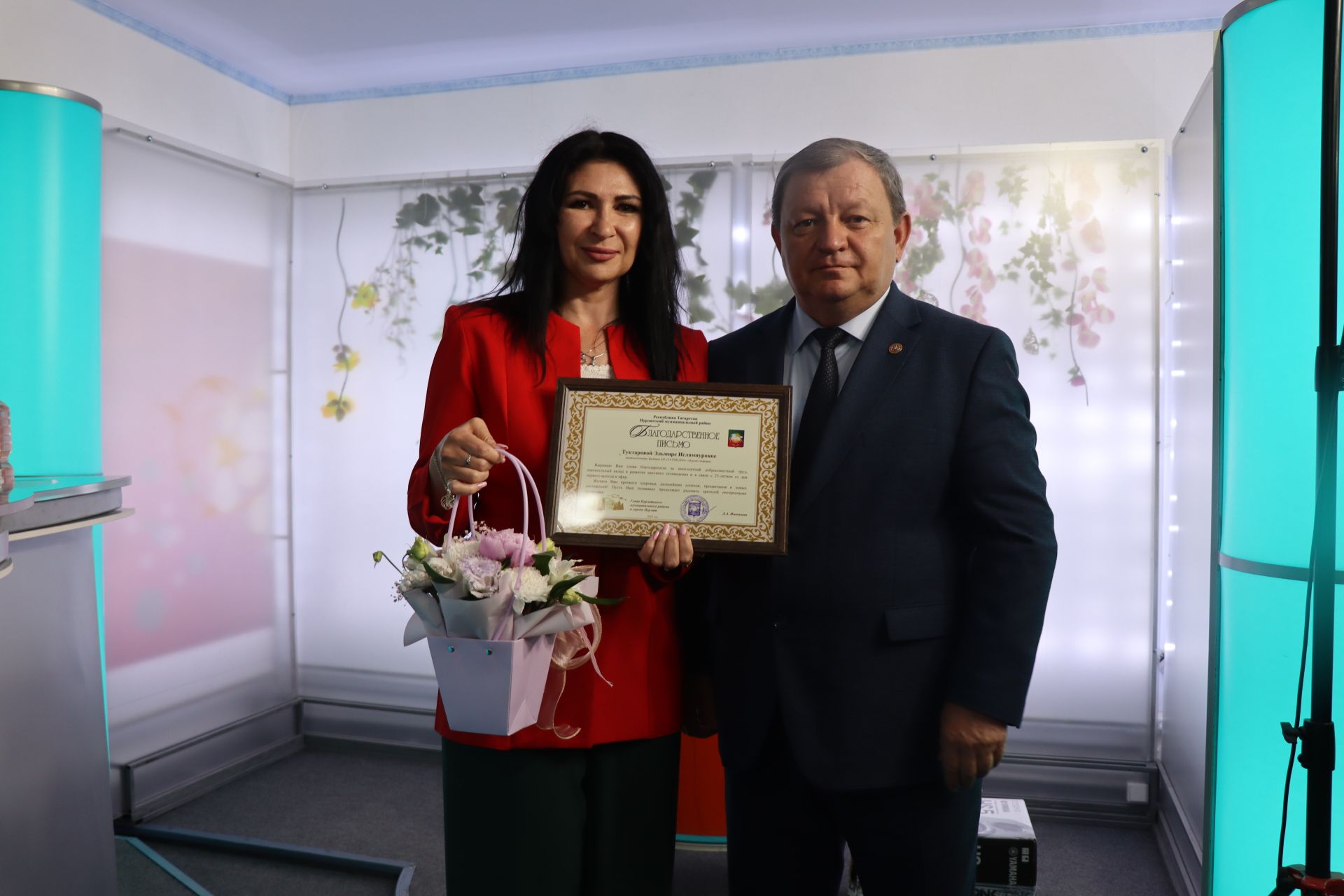 Дамир Ишкинеев поздравил коллектив «Нурлат-информа» с 25-летием телевидения