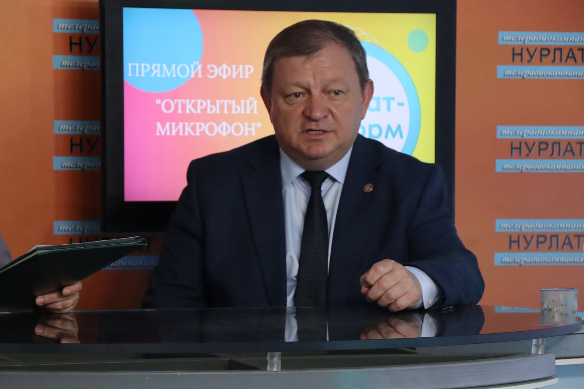 Дамир Ишкинеев поздравил коллектив «Нурлат-информа» с 25-летием телевидения