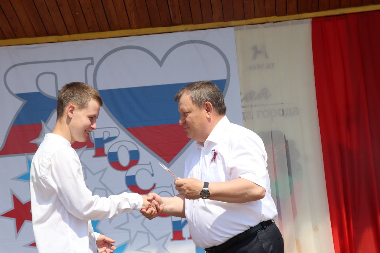 В День России юные нурлатцы получили свой первый паспорт