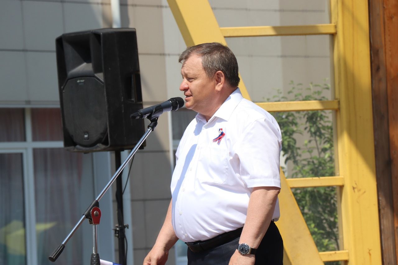 Многонациональный Нурлат отметил День России Парадом дружбы народов