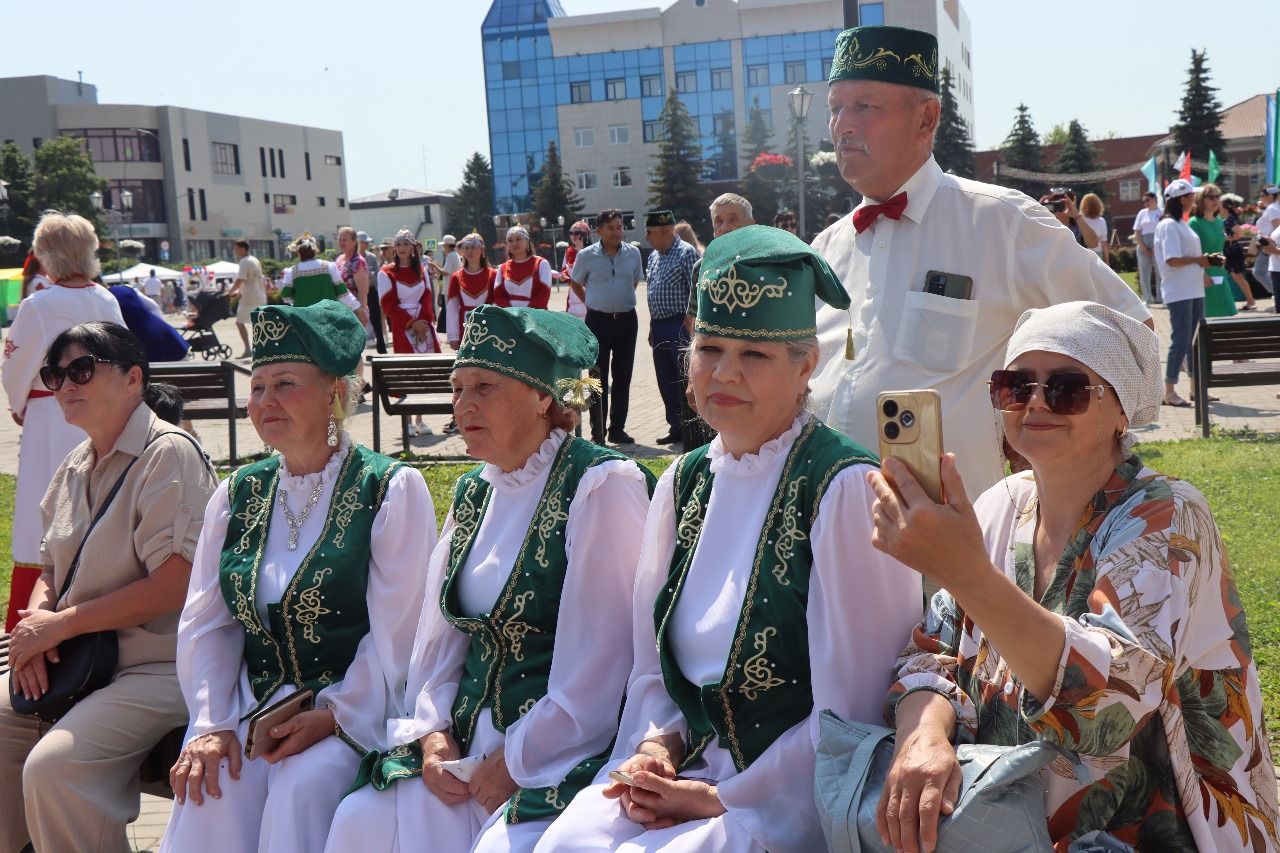 День России нурлатцы отпраздновали на центральной площади города