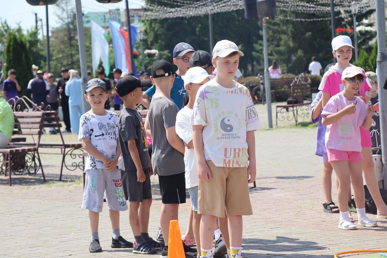 День России нурлатцы отпраздновали на центральной площади города