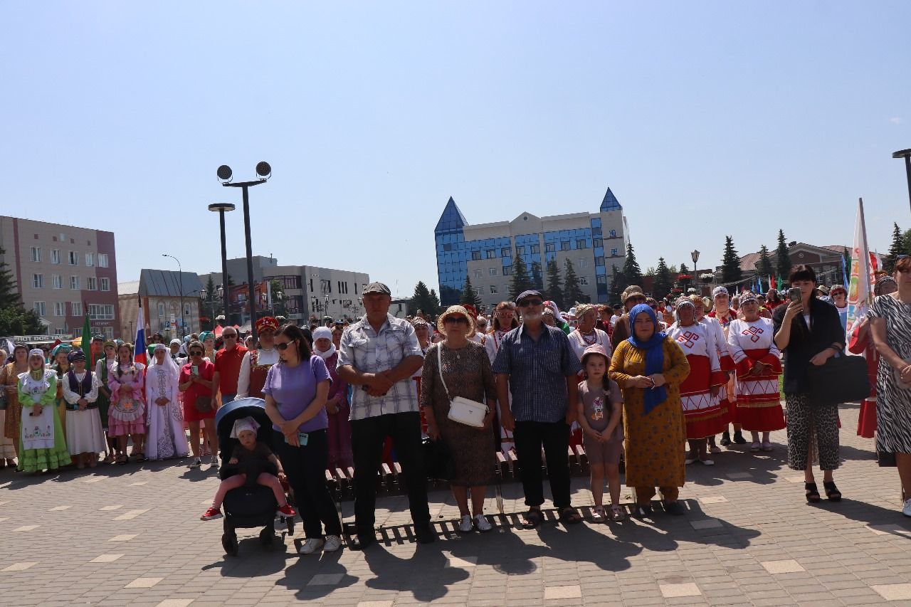 В День России юные нурлатцы получили свой первый паспорт