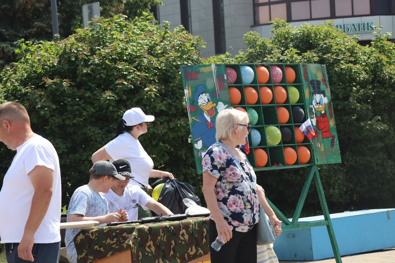 День России нурлатцы отпраздновали на центральной площади города