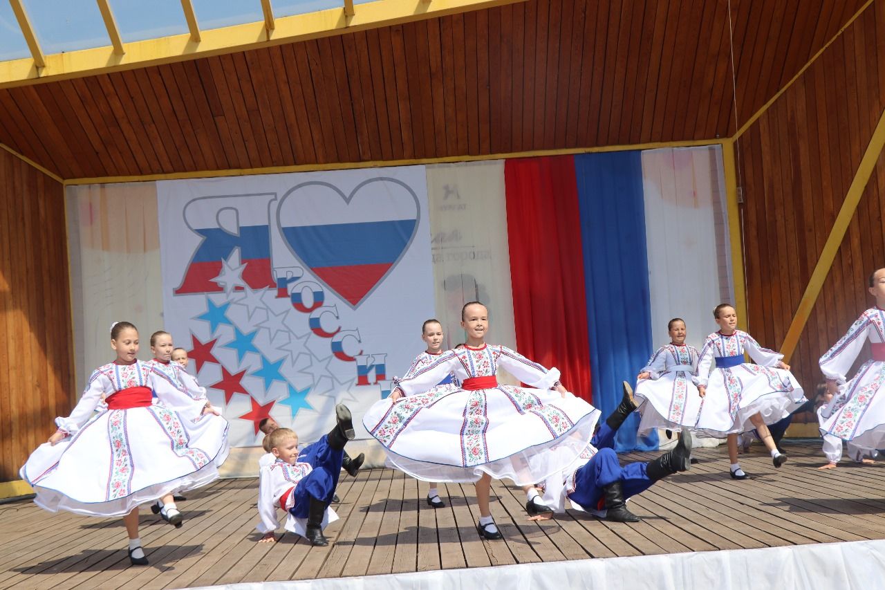 В День России юные нурлатцы получили свой первый паспорт