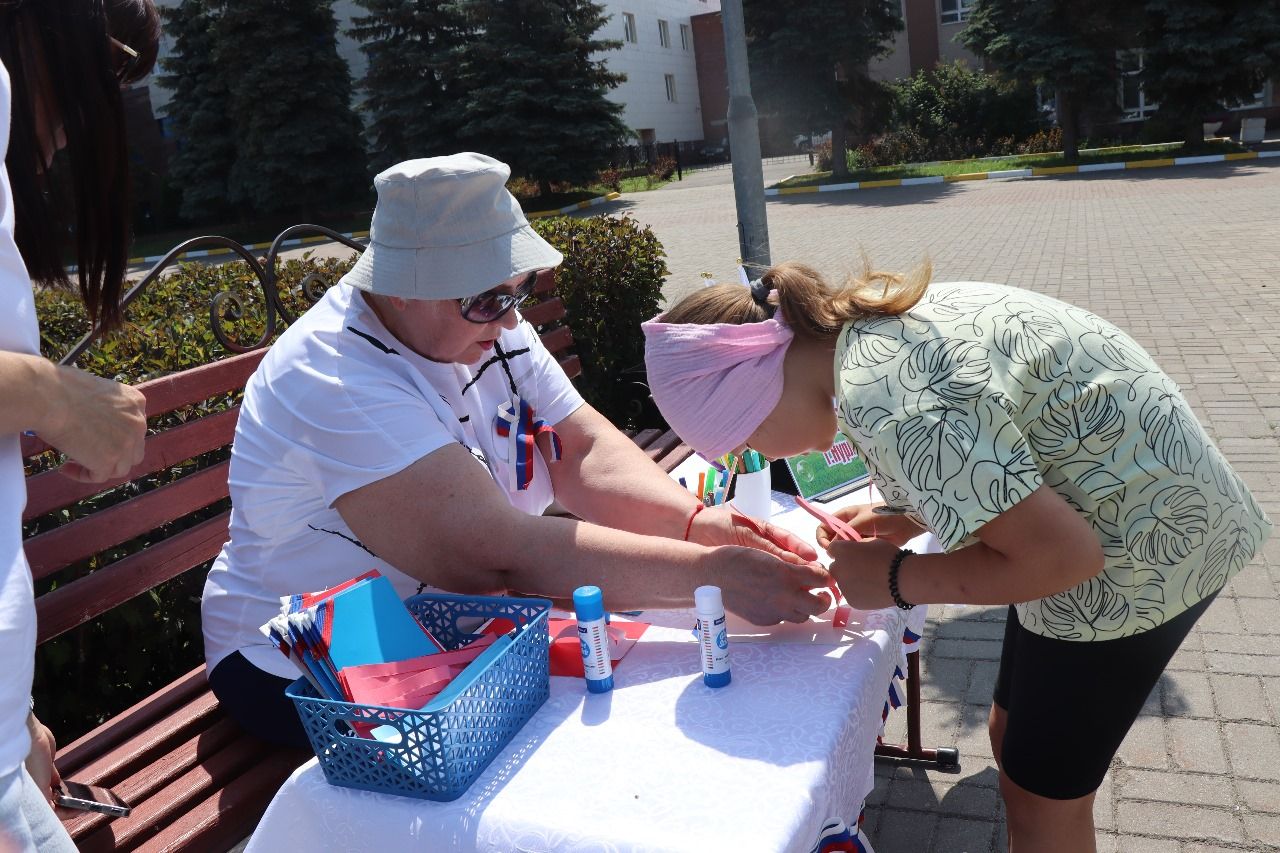 День России нурлатцы отпраздновали на центральной площади города