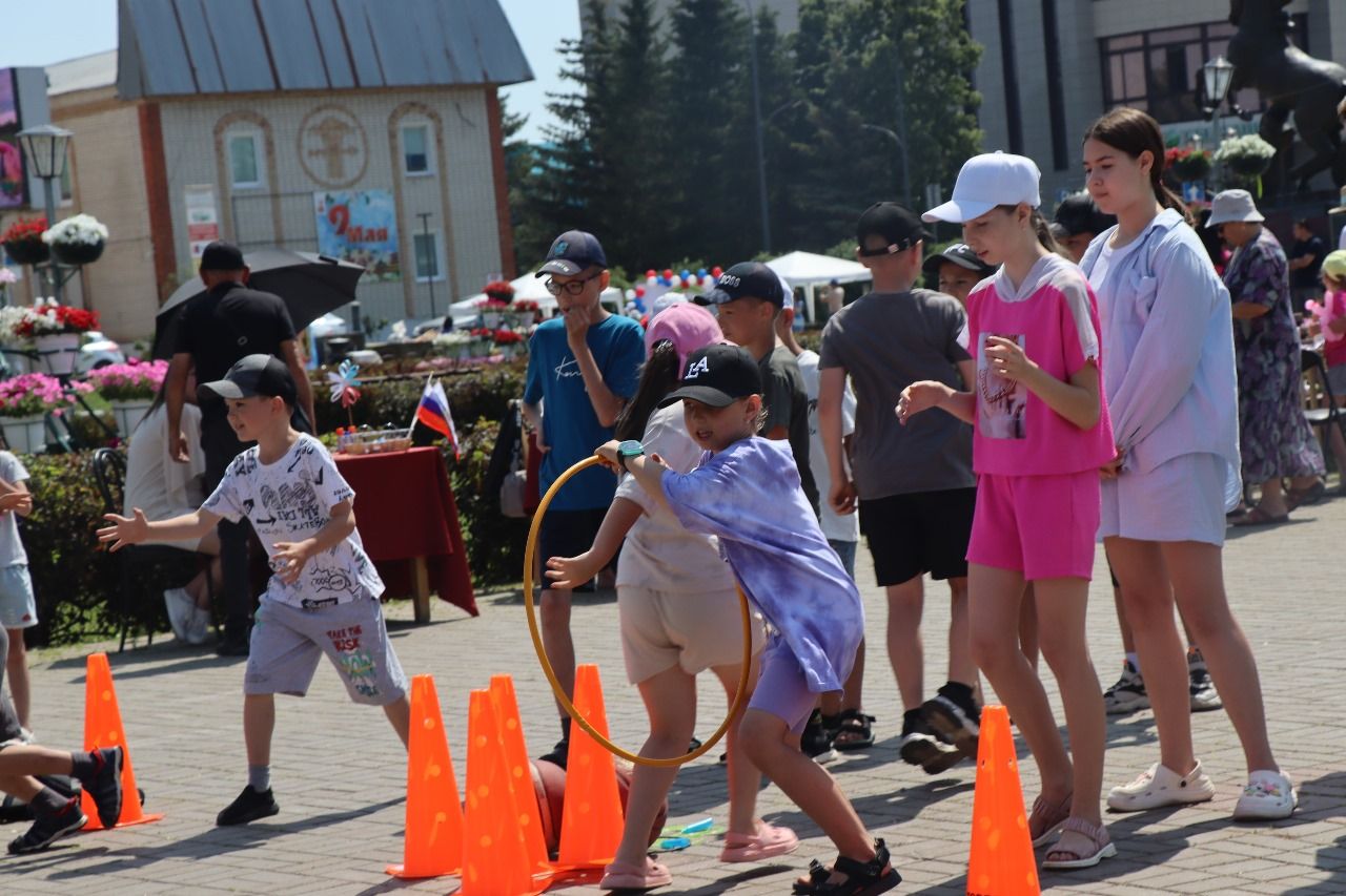 День России нурлатцы отпраздновали на центральной площади города