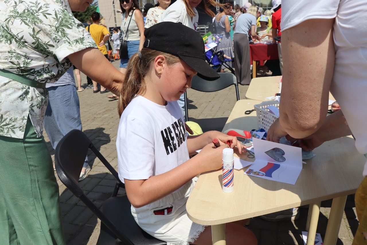 День России нурлатцы отпраздновали на центральной площади города