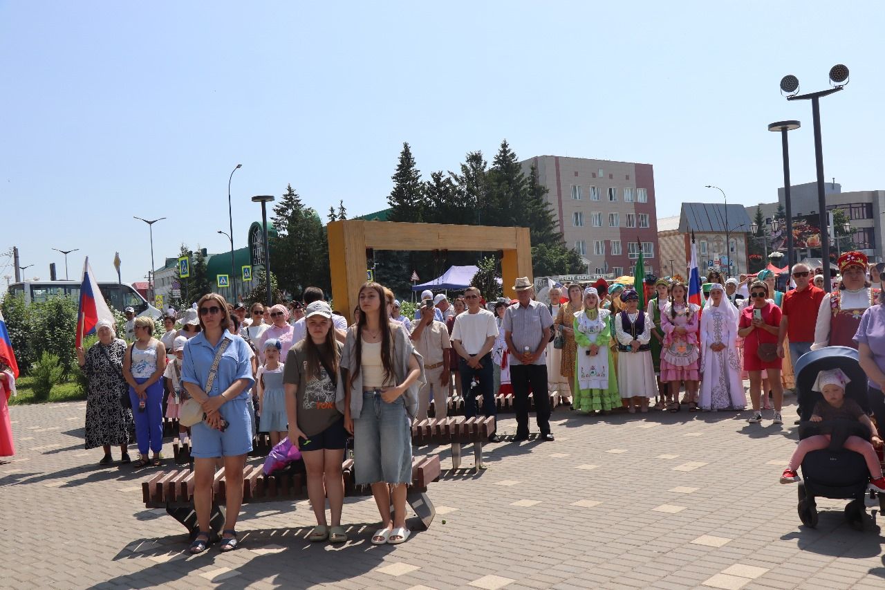 В День России юные нурлатцы получили свой первый паспорт